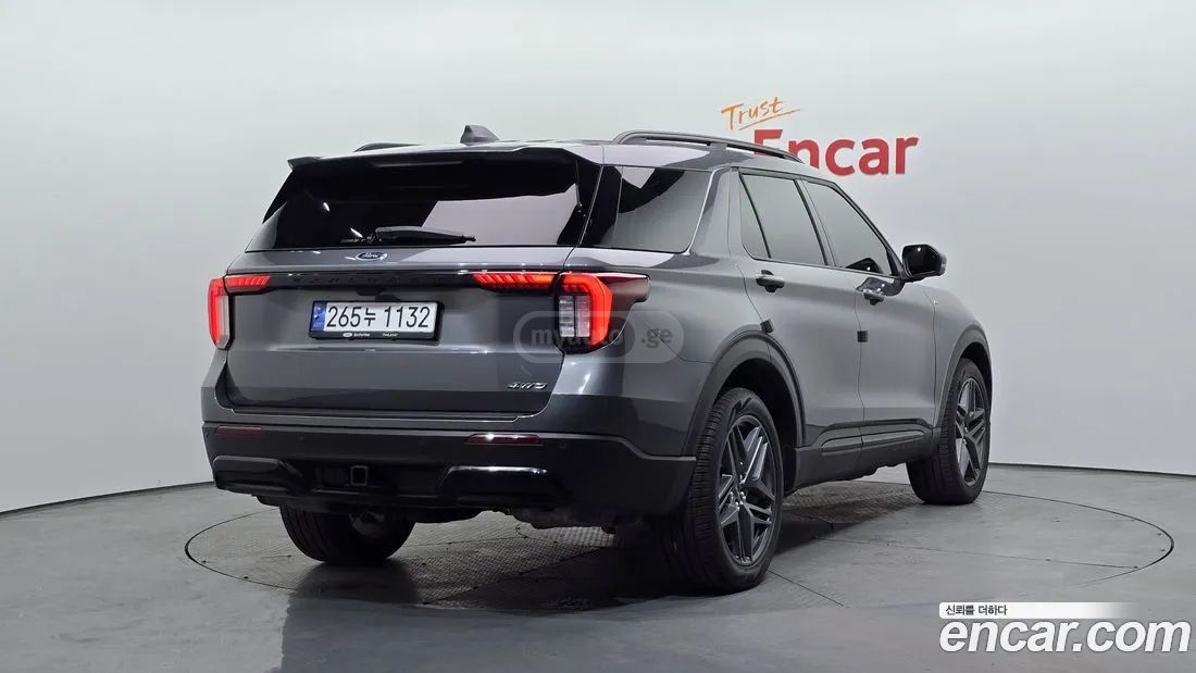 Ford Explorer 2025 — миниатюра 2