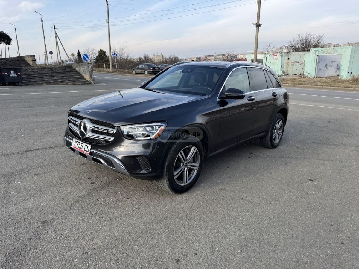 Mercedes-Benz GLC 300 - фото 1