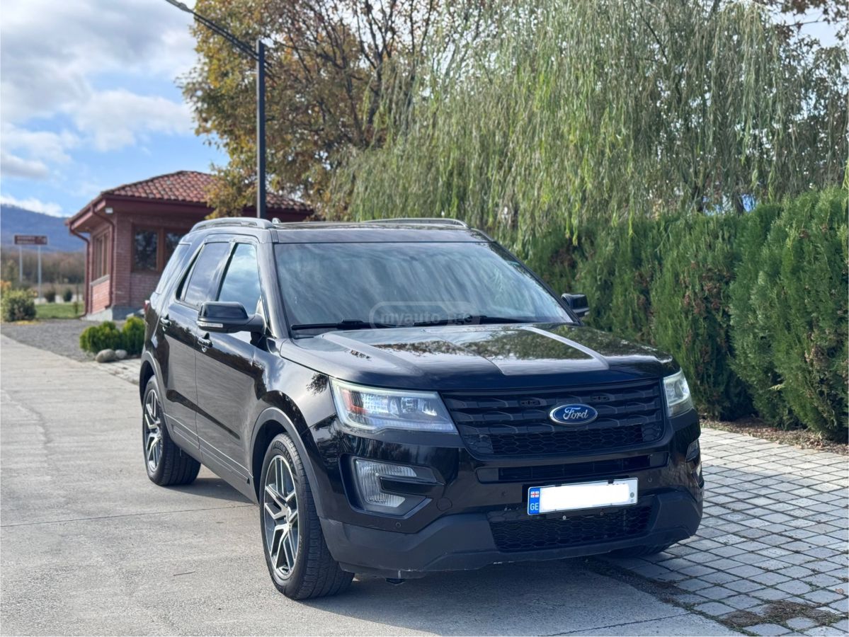 Ford Explorer - фото 1