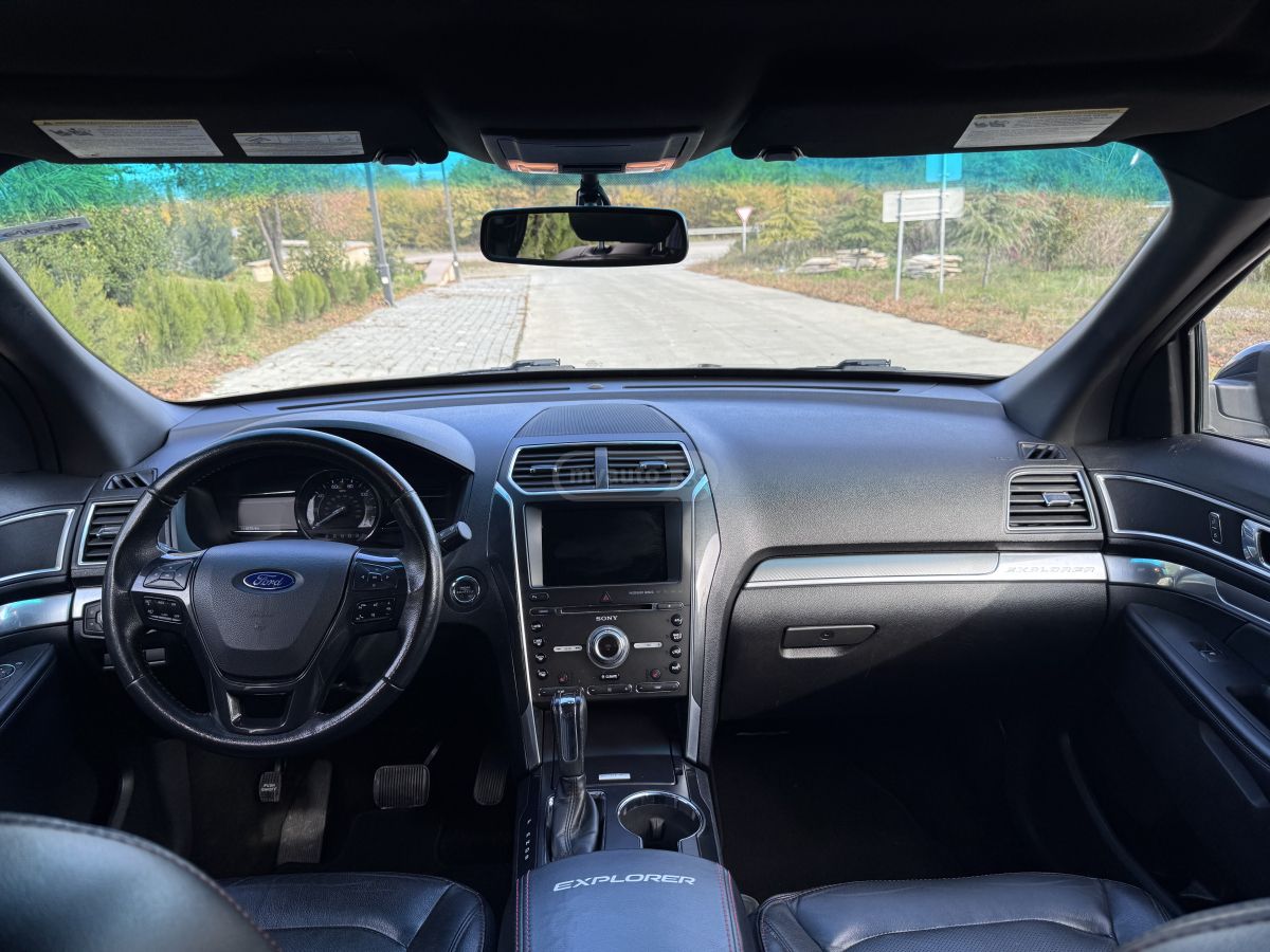 Ford Explorer - фото 12