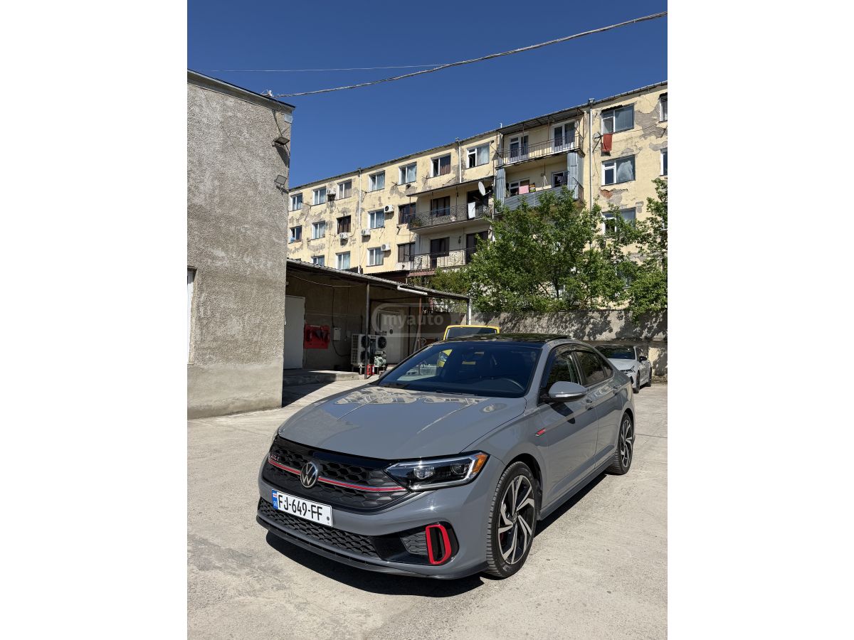 Volkswagen Jetta - фото 1