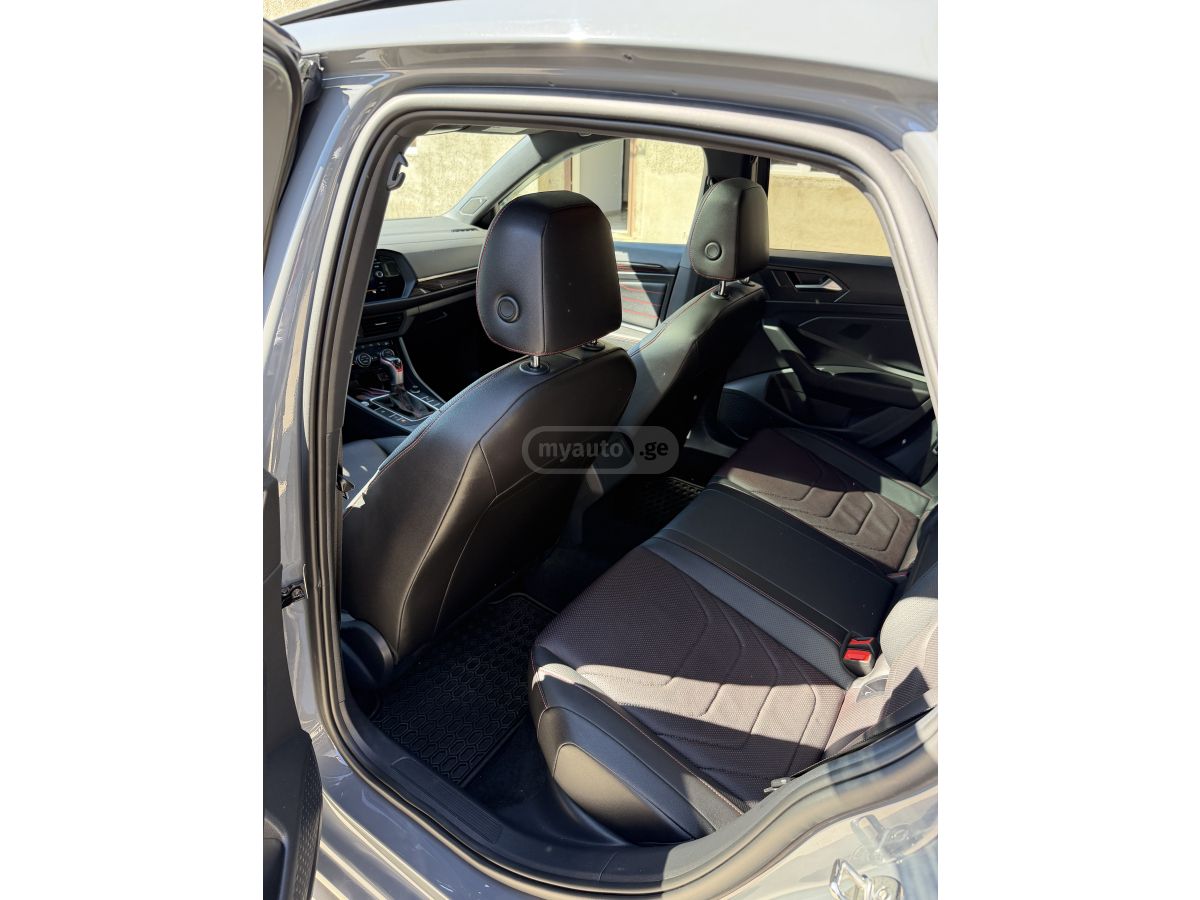 Volkswagen Jetta - фото 9