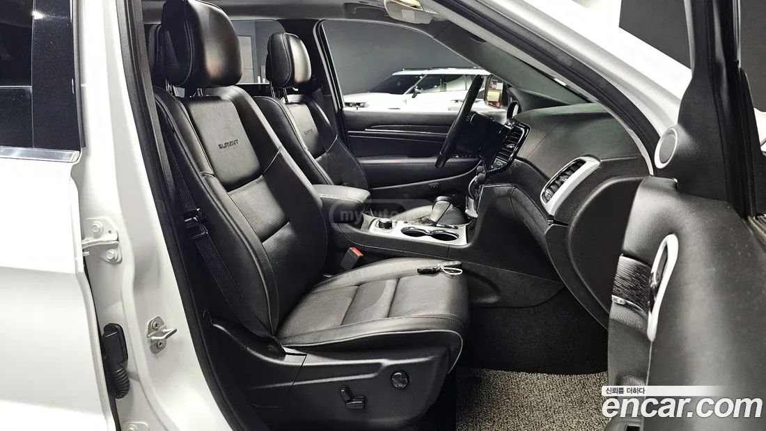 Jeep Grand Cherokee - фото 10