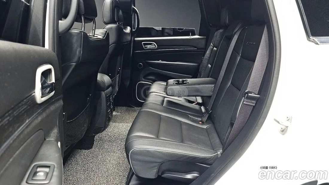 Jeep Grand Cherokee - фото 12