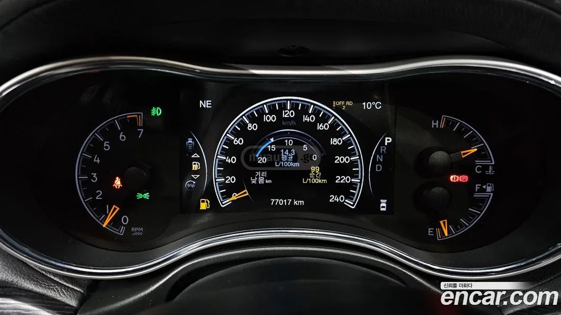 Jeep Grand Cherokee - фото 8