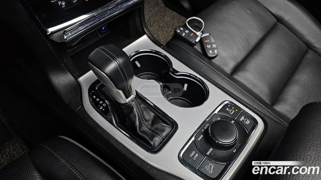 Jeep Grand Cherokee - фото 9