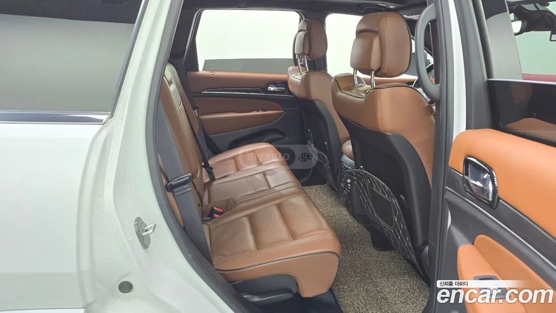 Jeep Grand Cherokee - фото 12