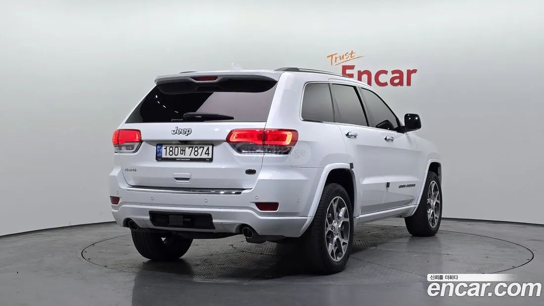 Jeep Grand Cherokee - фото 2