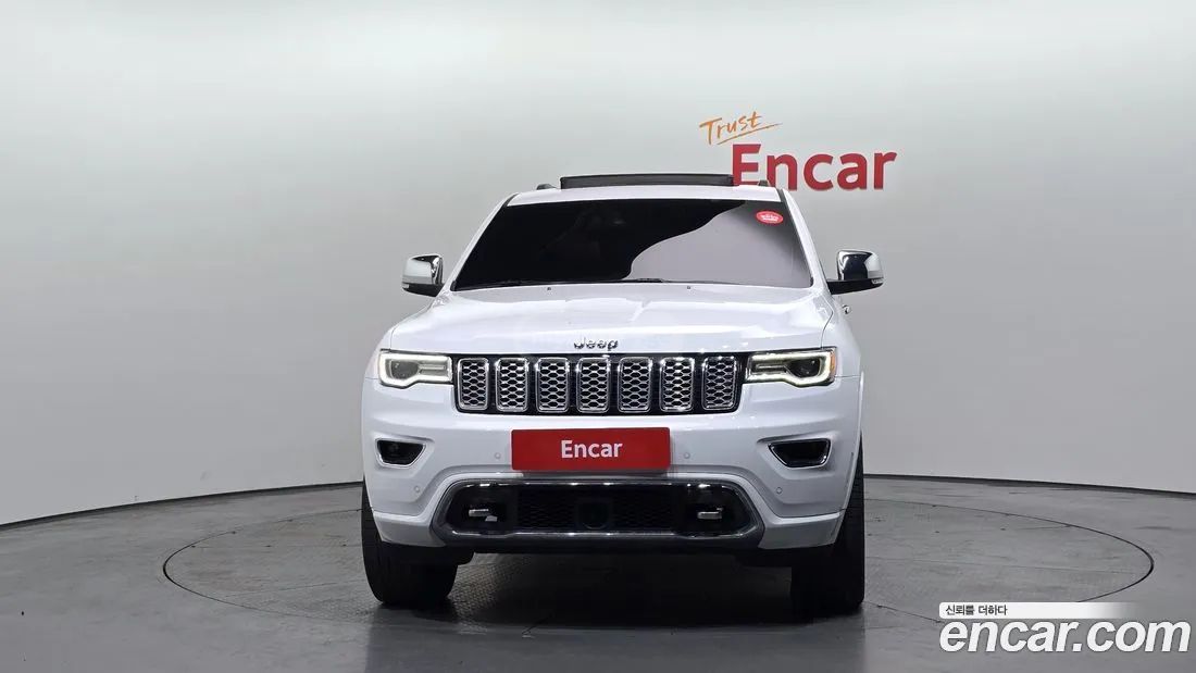 Jeep Grand Cherokee - фото 3