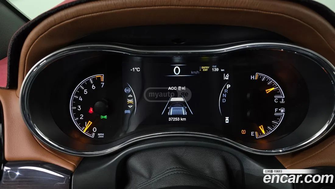 Jeep Grand Cherokee - фото 8