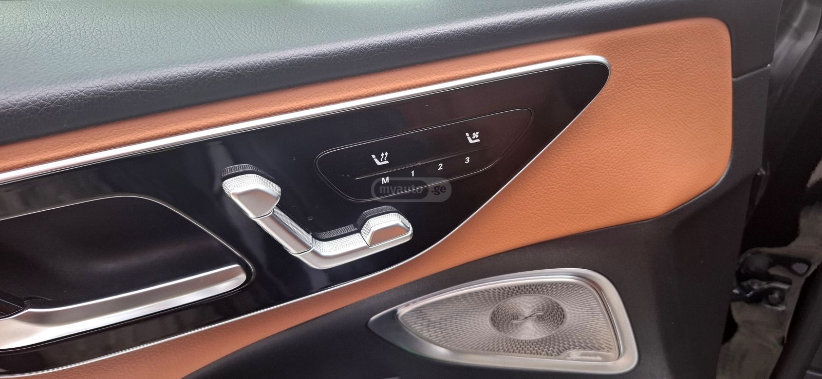 Mercedes-Benz C 300 - фото 8