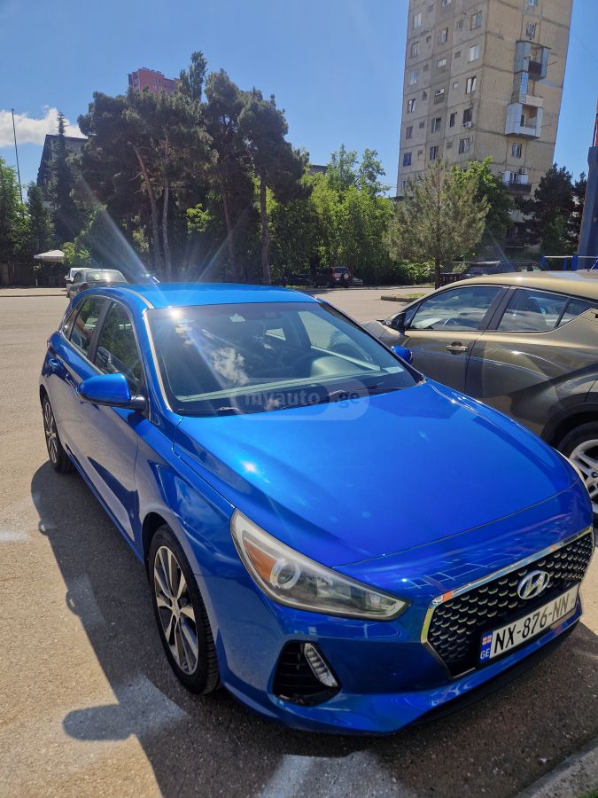 Hyundai Elantra GT - фото 2