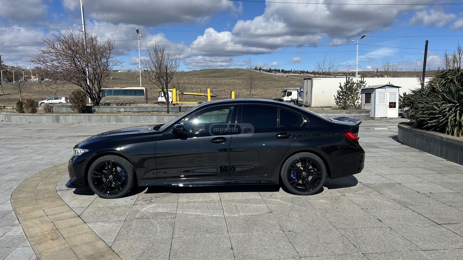 BMW Base 4dr Rear-Wheel Drive Seda — миниатюра 11