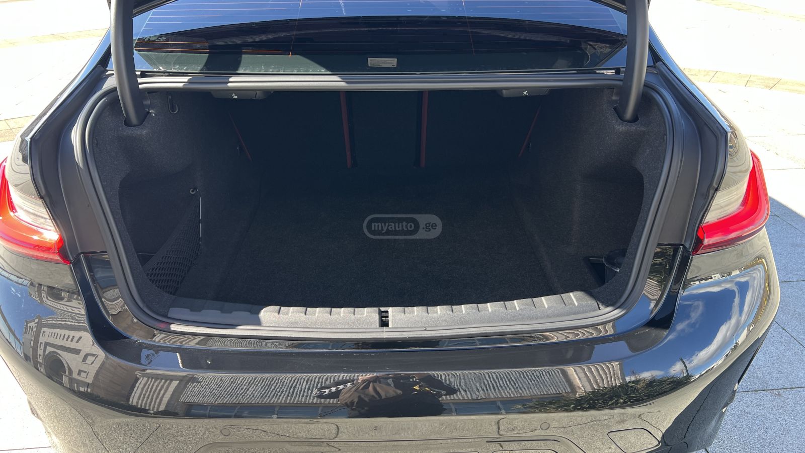 BMW Base 4dr Rear-Wheel Drive Seda — миниатюра 3