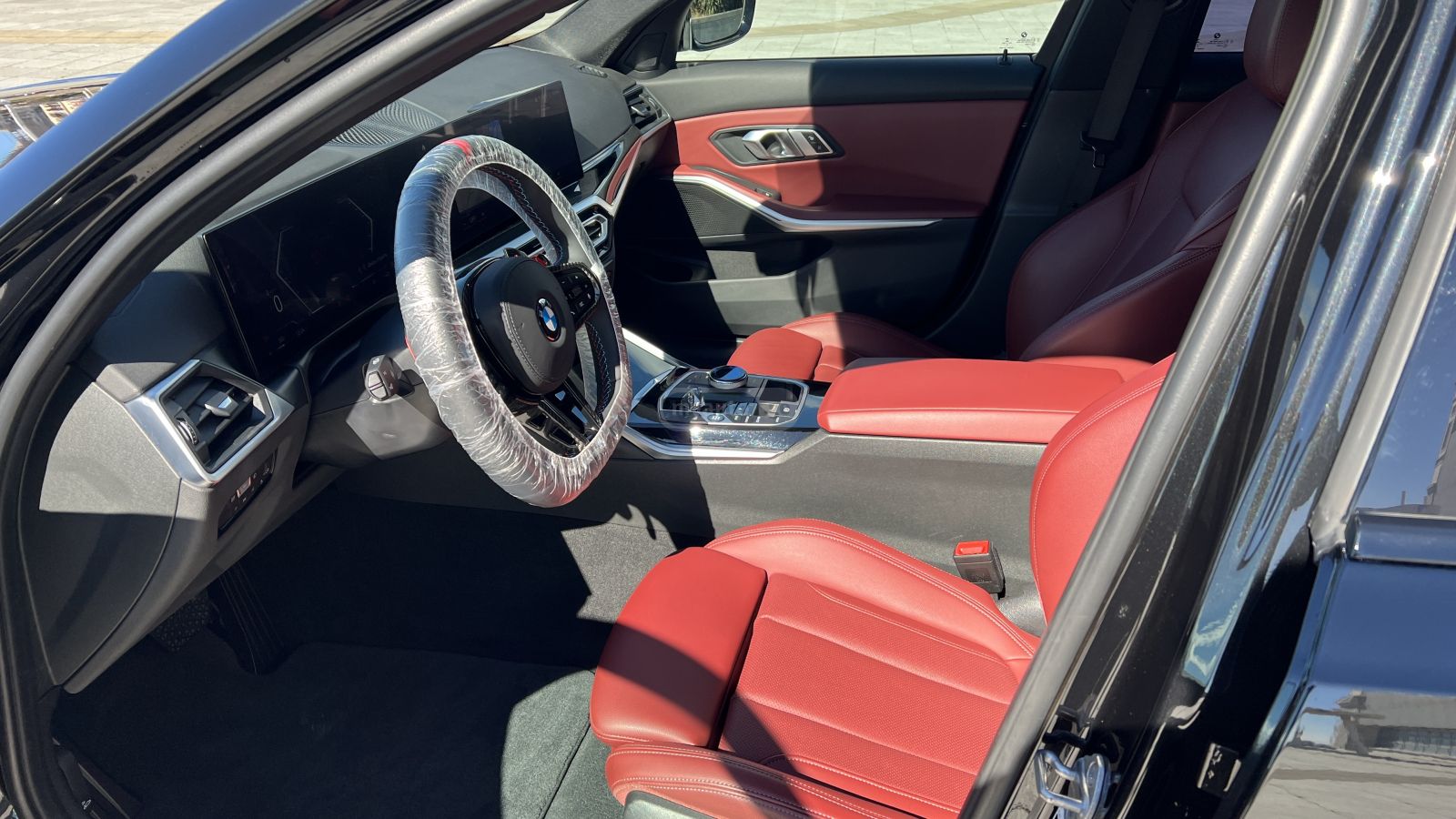 BMW Base 4dr Rear-Wheel Drive Seda — миниатюра 4