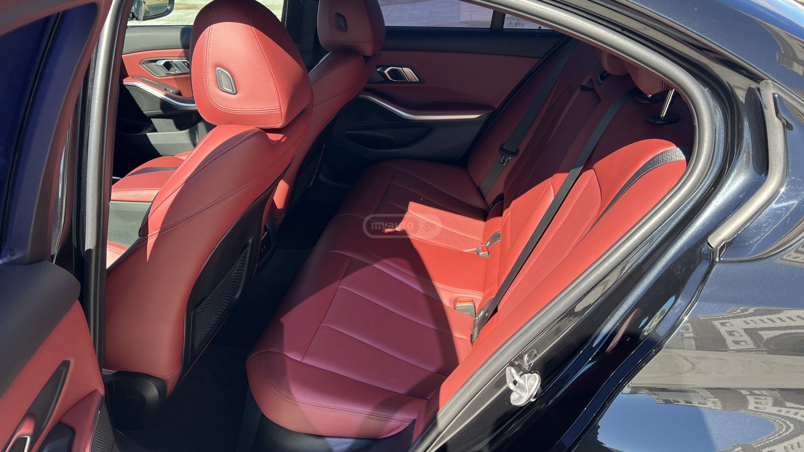 BMW Base 4dr Rear-Wheel Drive Seda — миниатюра 5