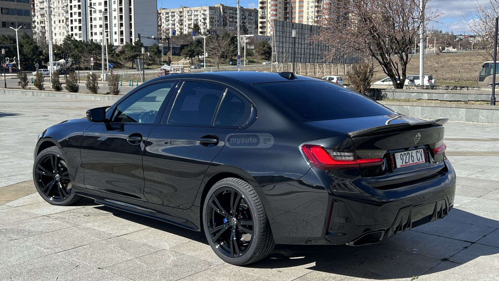 BMW Base 4dr Rear-Wheel Drive Seda — миниатюра 8