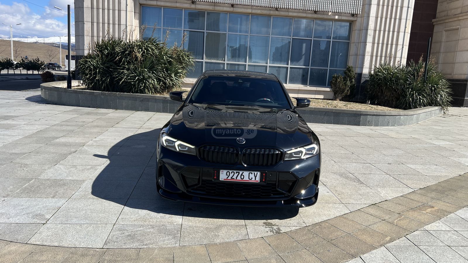 BMW Base 4dr Rear-Wheel Drive Seda — миниатюра 9