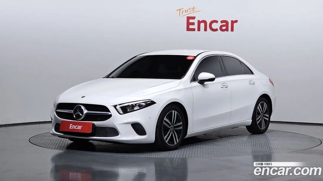 Mercedes-Benz A 45 AMG 2021 — миниатюра 1
