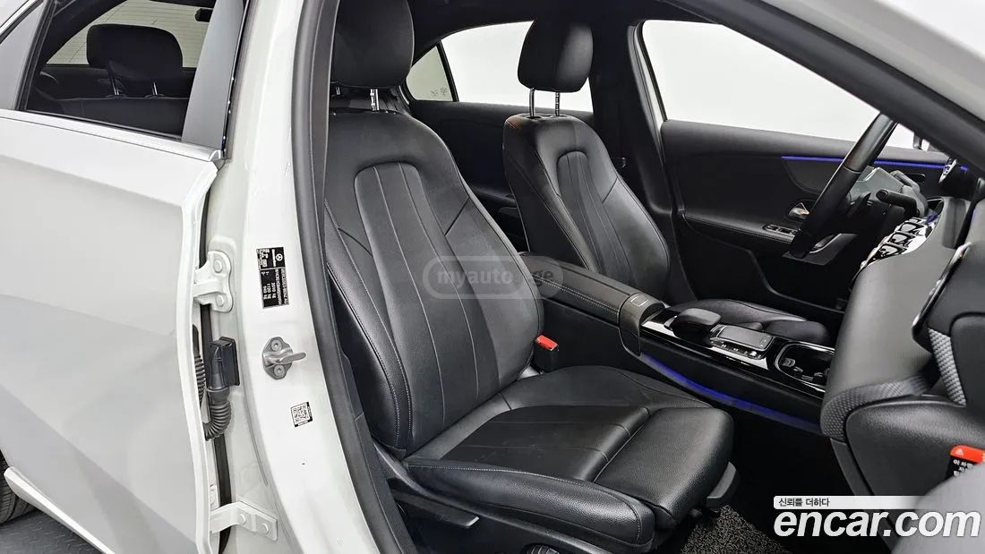 Mercedes-Benz A 45 AMG 2021 — миниатюра 10