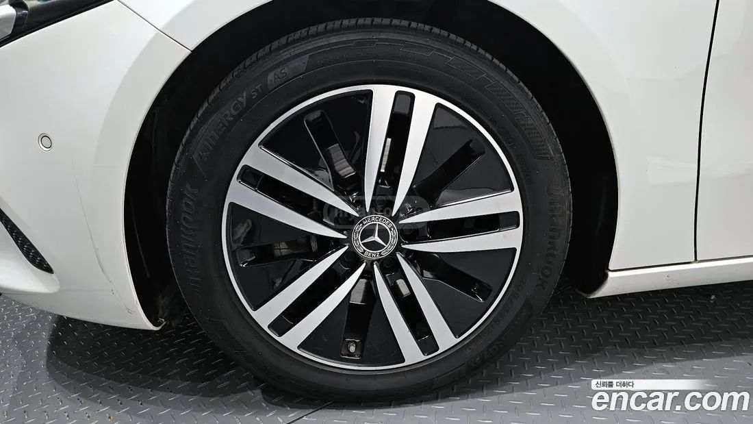 Mercedes-Benz A 45 AMG 2021 — миниатюра 5