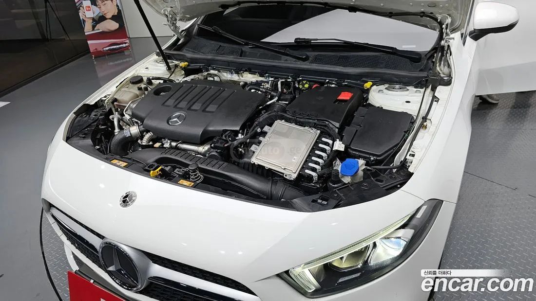 Mercedes-Benz A 45 AMG 2021 — миниатюра 6