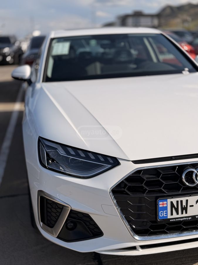 Audi A4 - фото 3