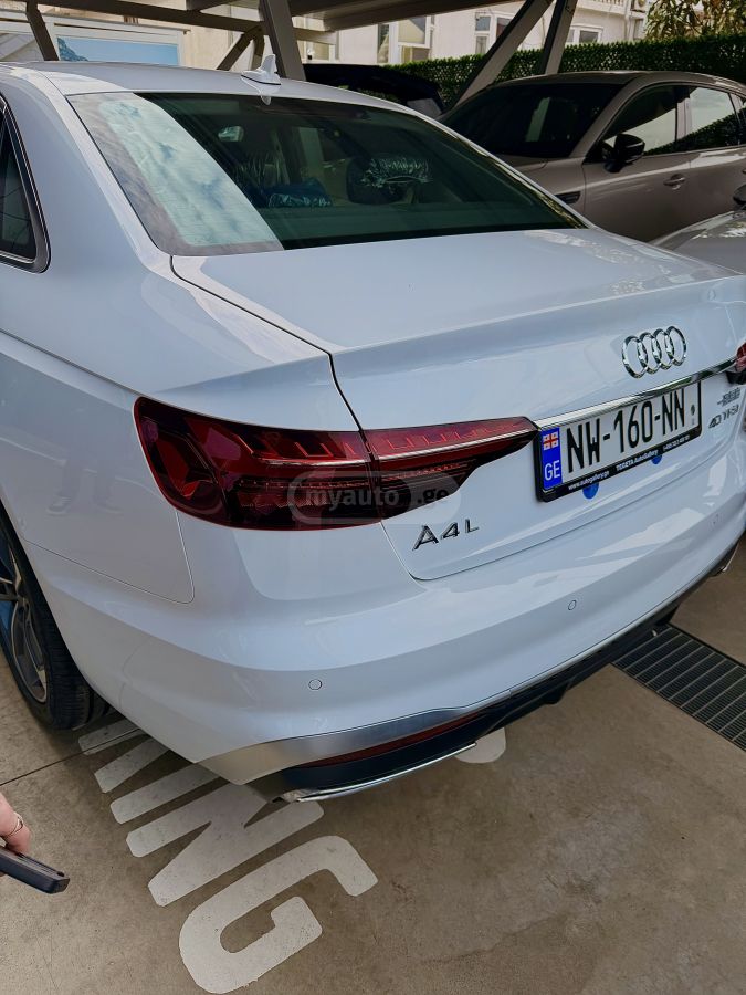 Audi A4 - фото 4