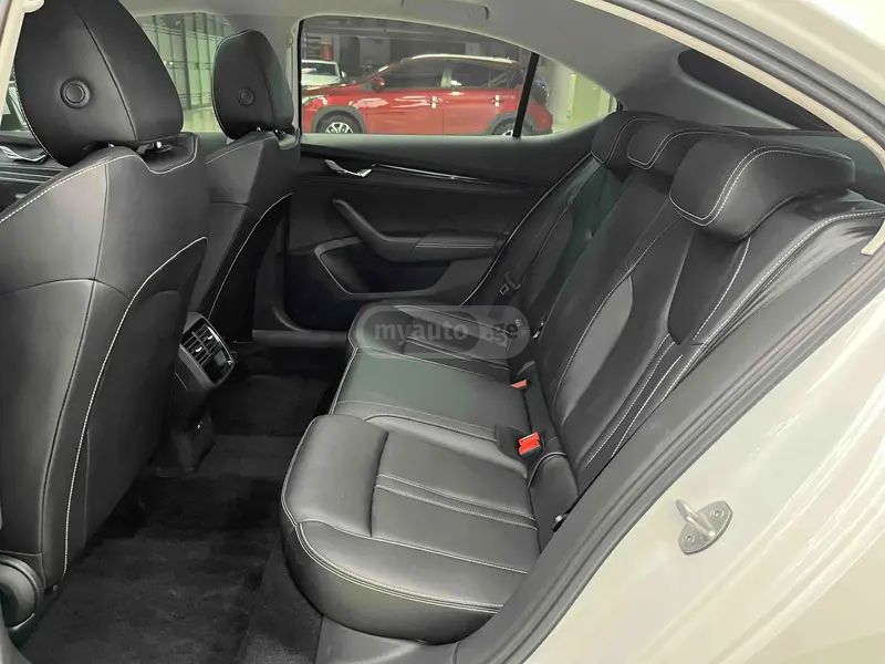 Skoda Octavia 2023 — миниатюра 11