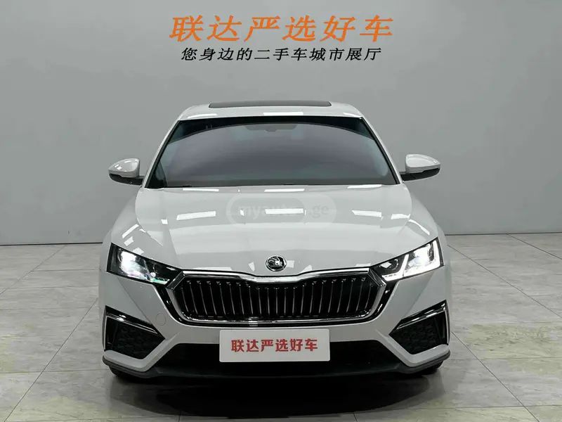 Skoda Octavia 2023 — миниатюра 2