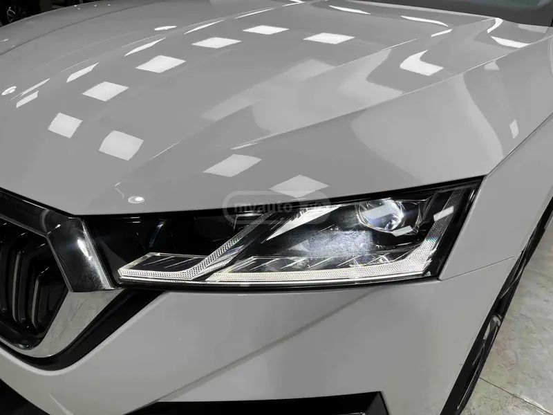 Skoda Octavia 2023 — миниатюра 5