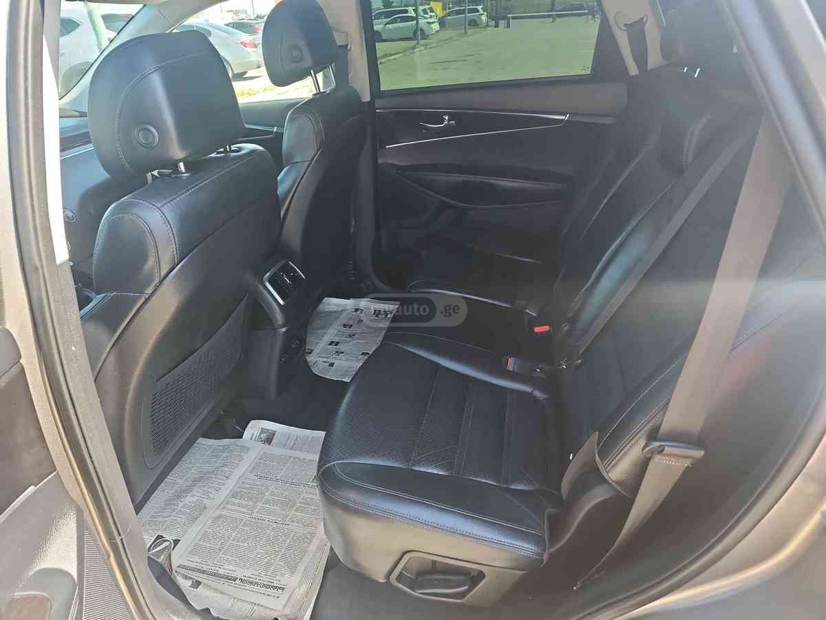 Kia Sorento - фото 10
