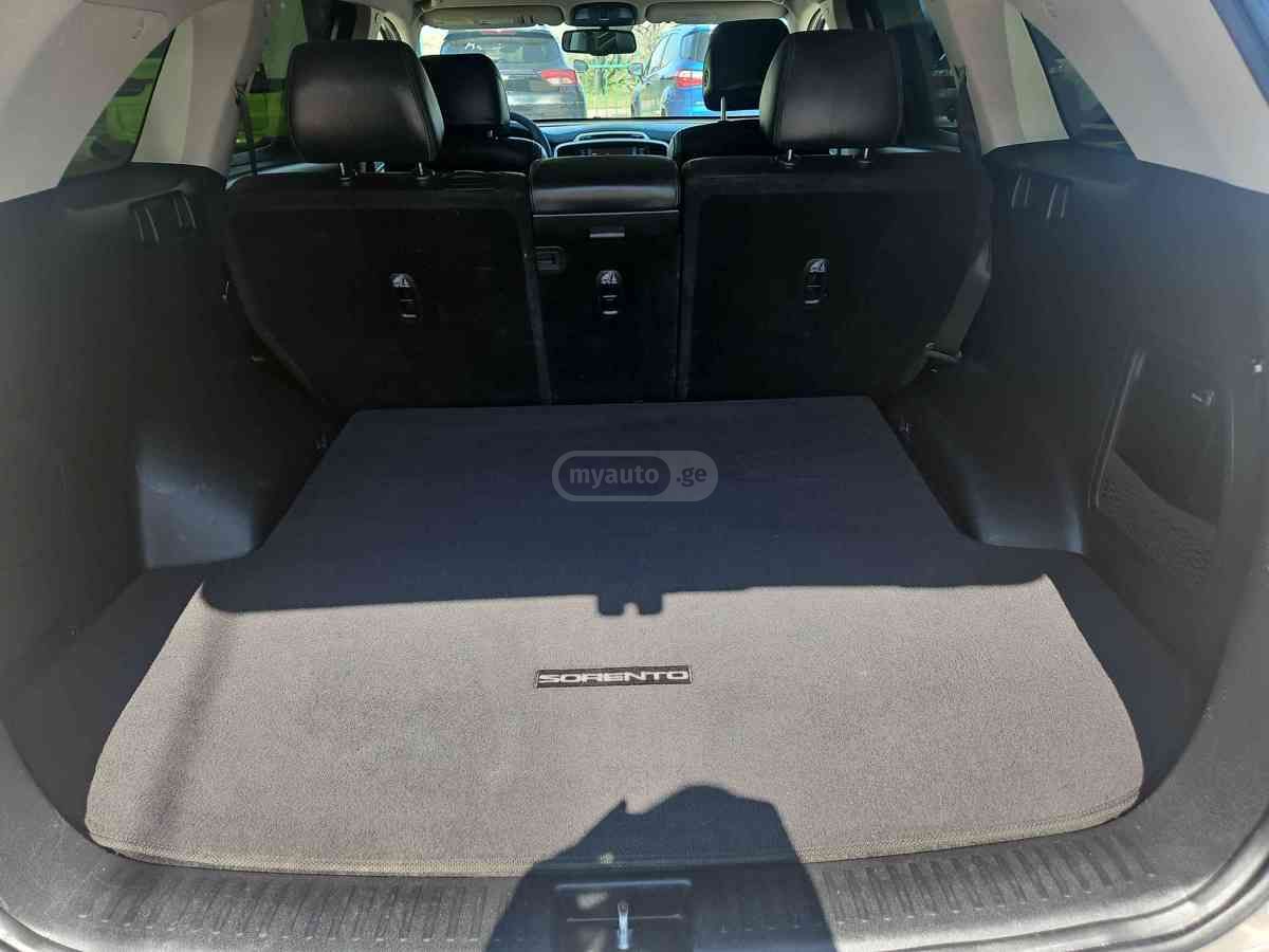 Kia Sorento - фото 11