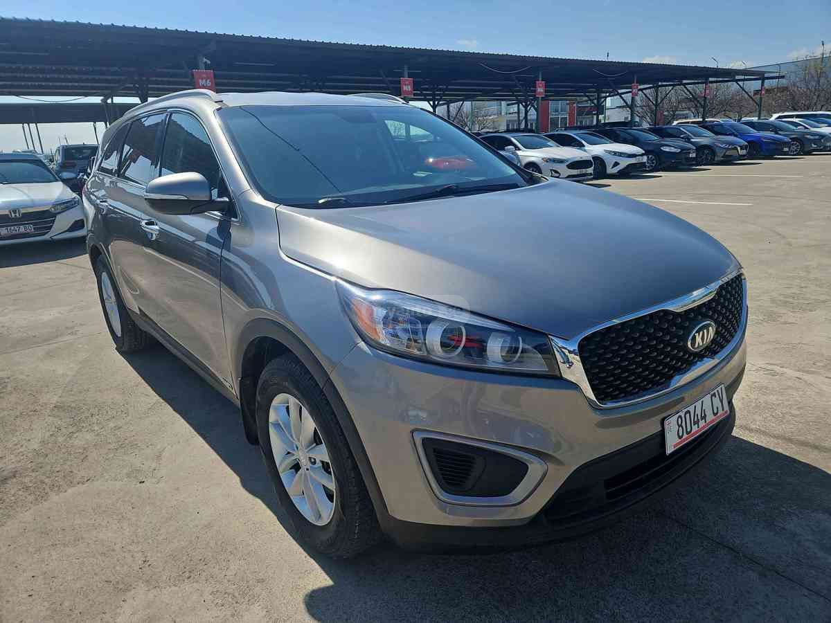 Kia Sorento - фото 3