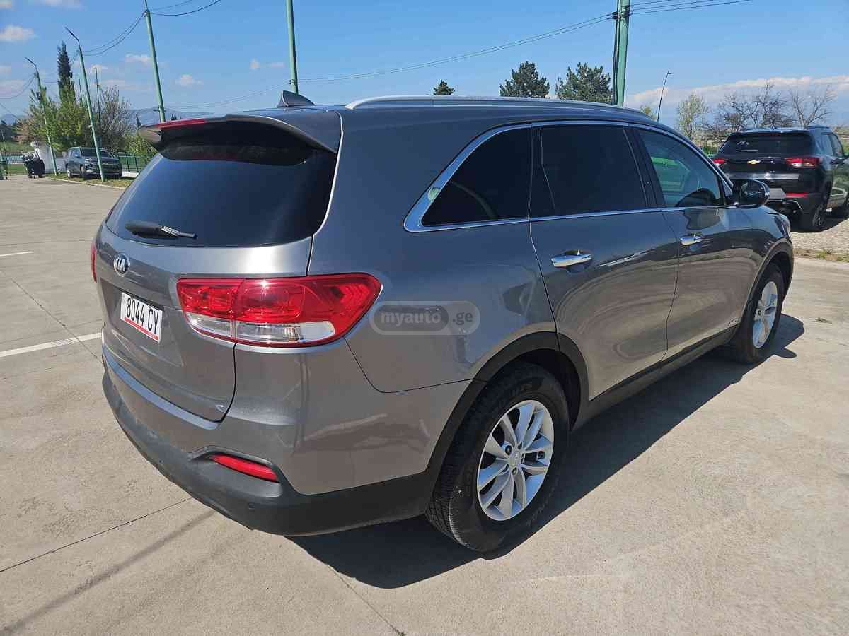 Kia Sorento - фото 5