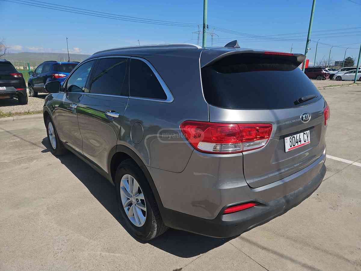 Kia Sorento - фото 7