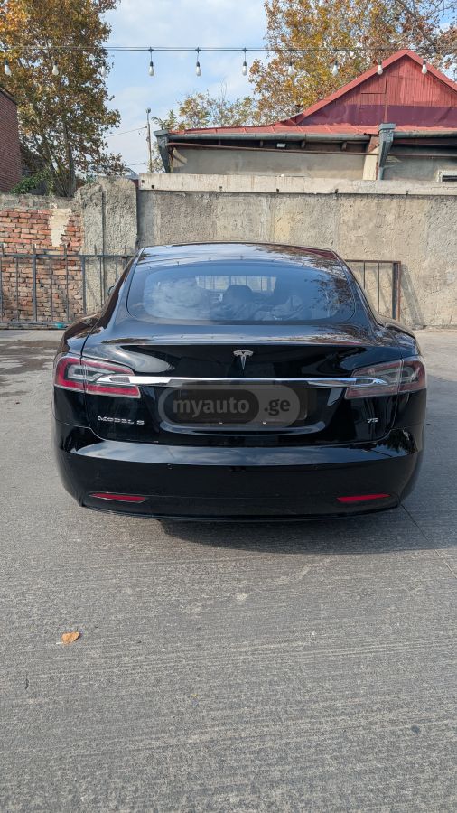 Tesla Model S - фото 4