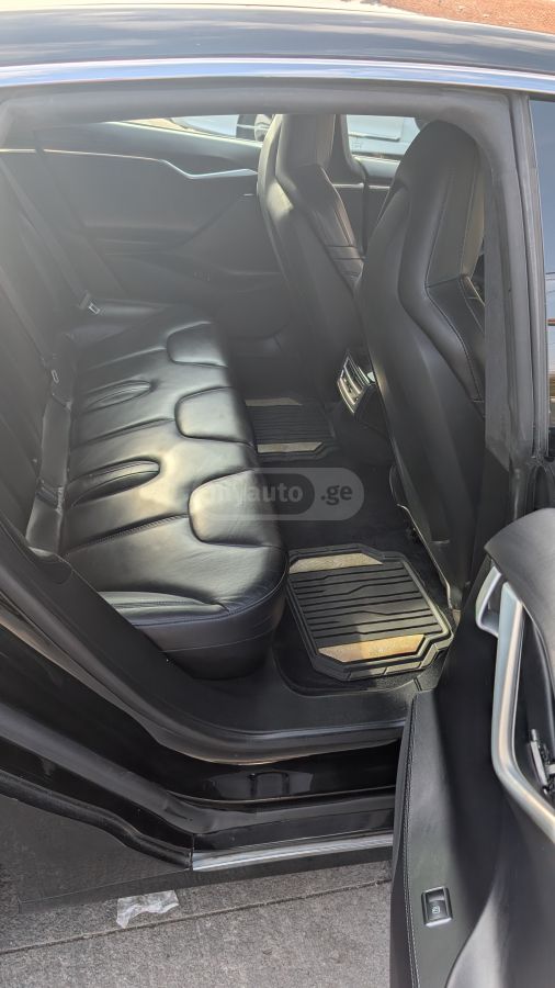 Tesla Model S - фото 5