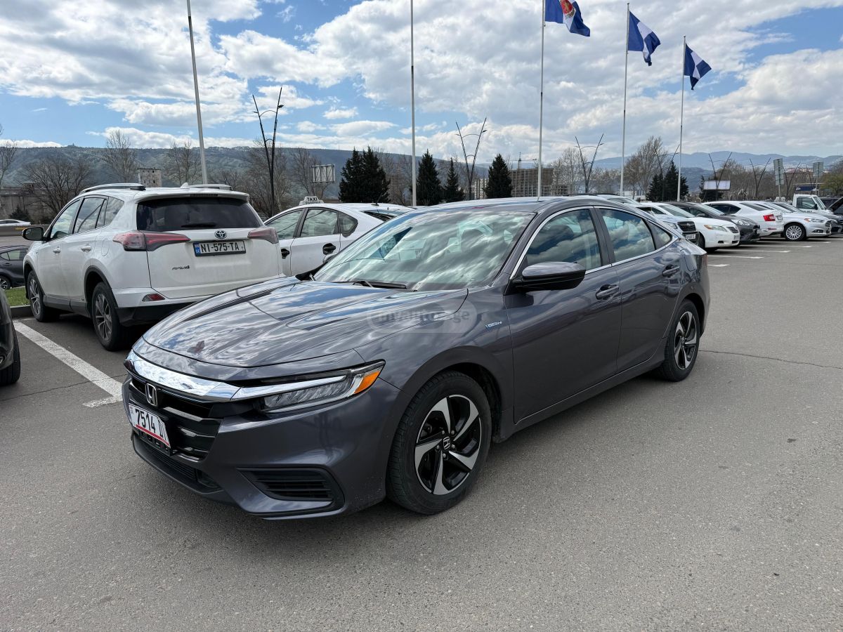 Honda Insight - фото 1