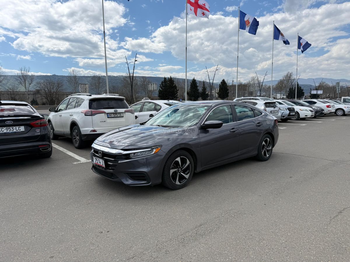 Honda Insight - фото 12