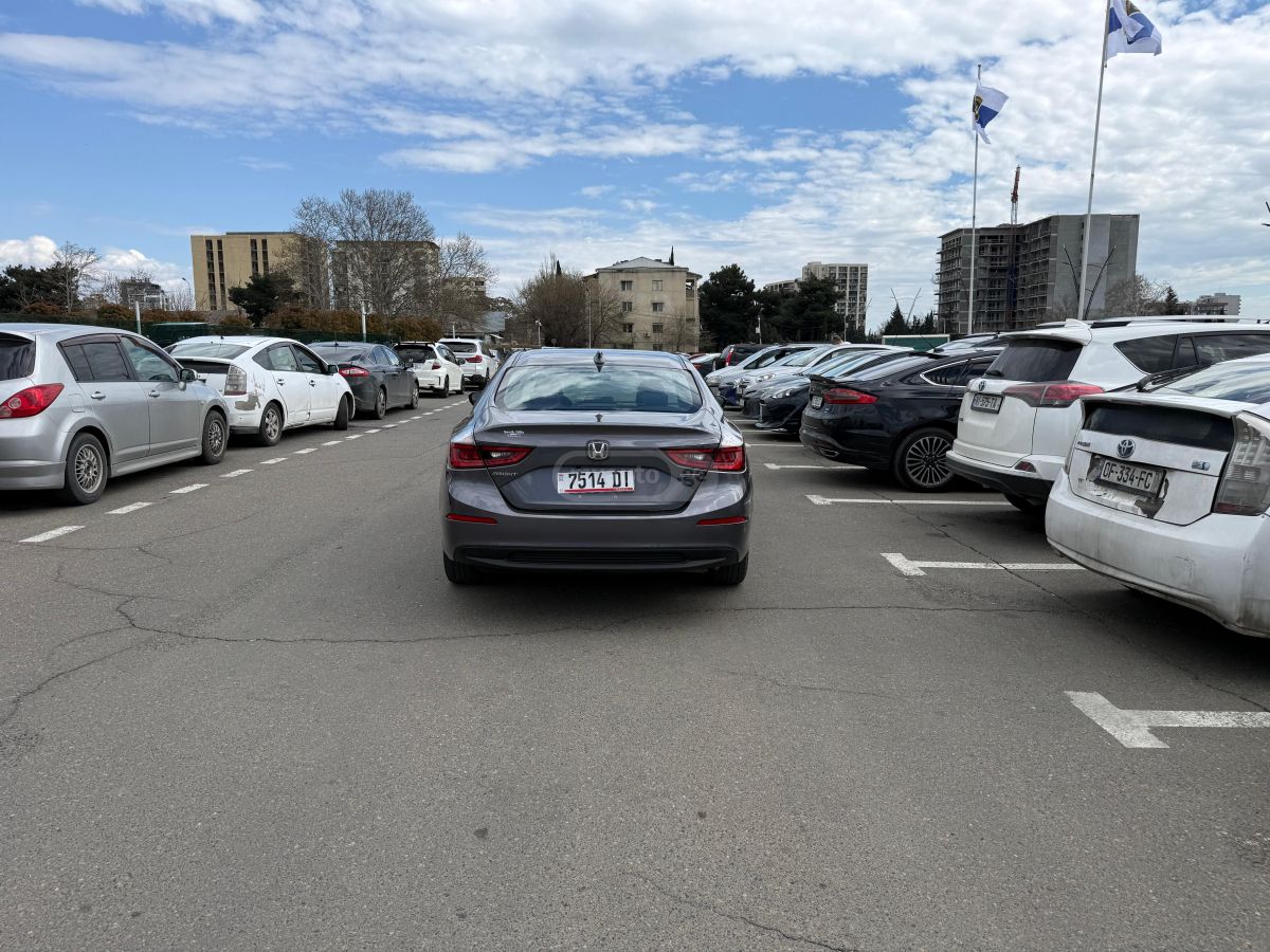 Honda Insight - фото 9