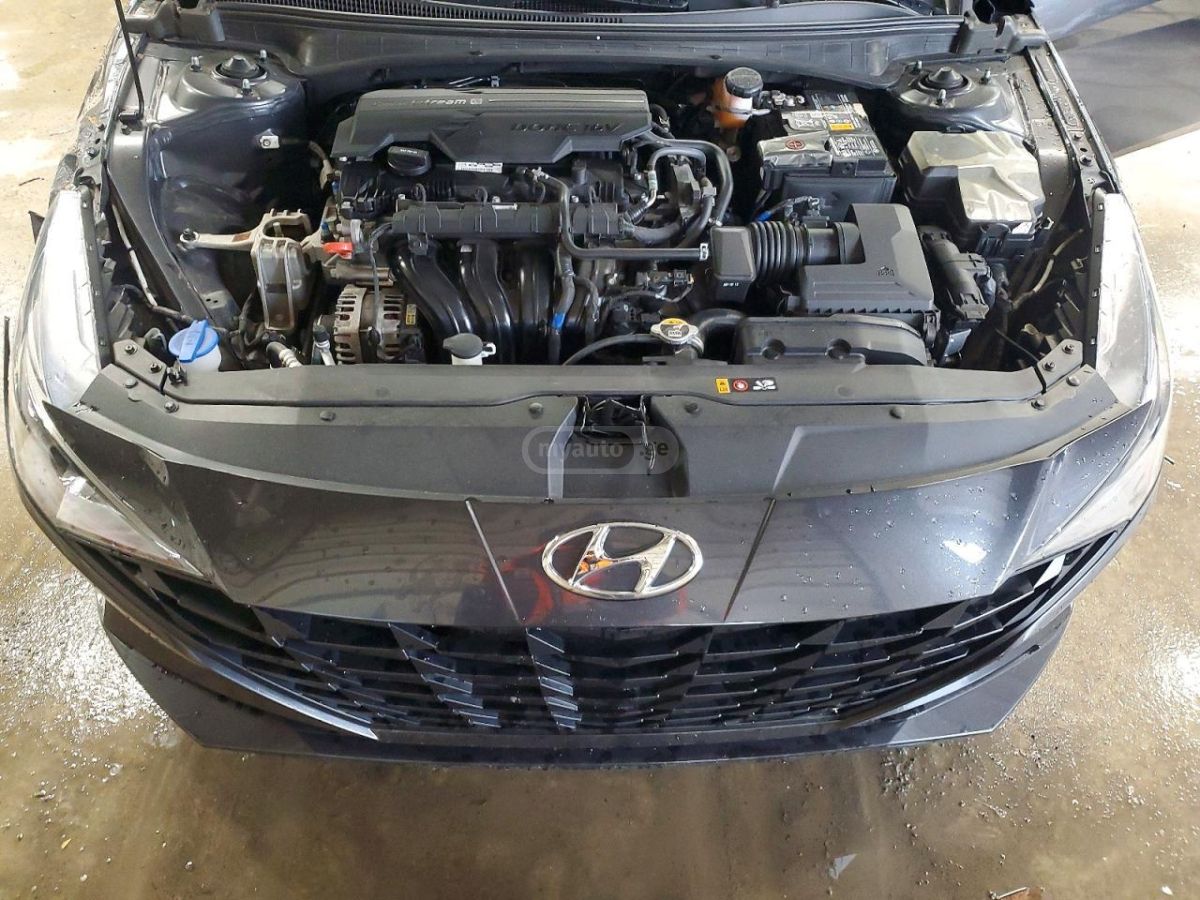 Hyundai Elantra - фото 10