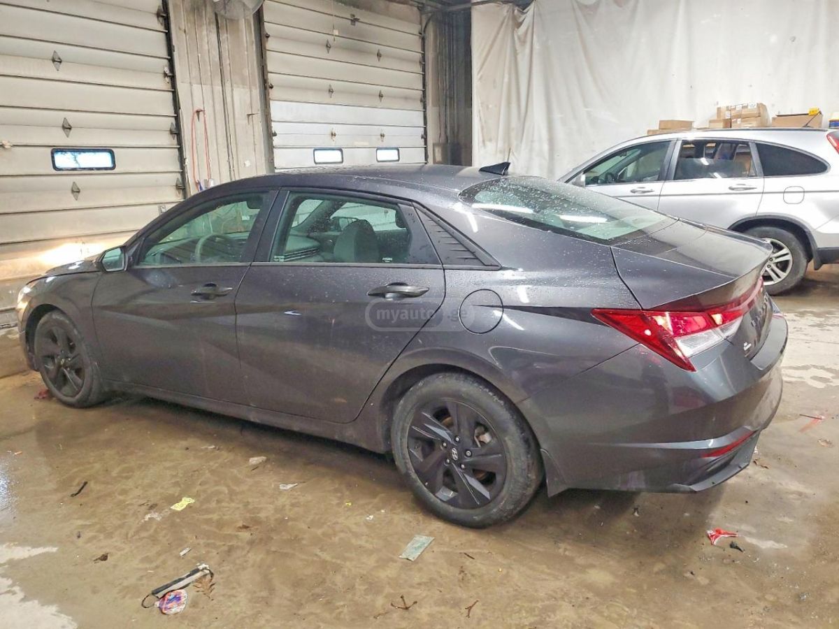 Hyundai Elantra - фото 2