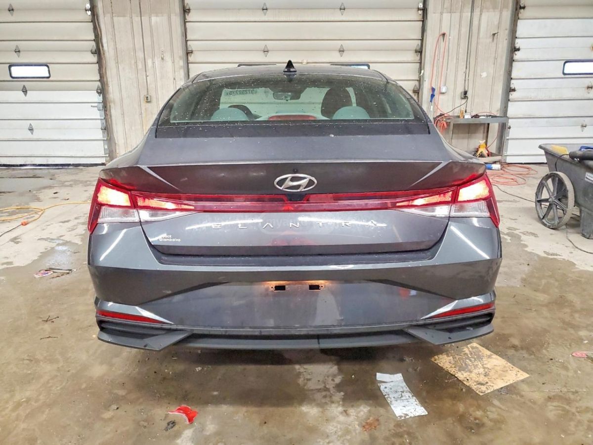 Hyundai Elantra - фото 6