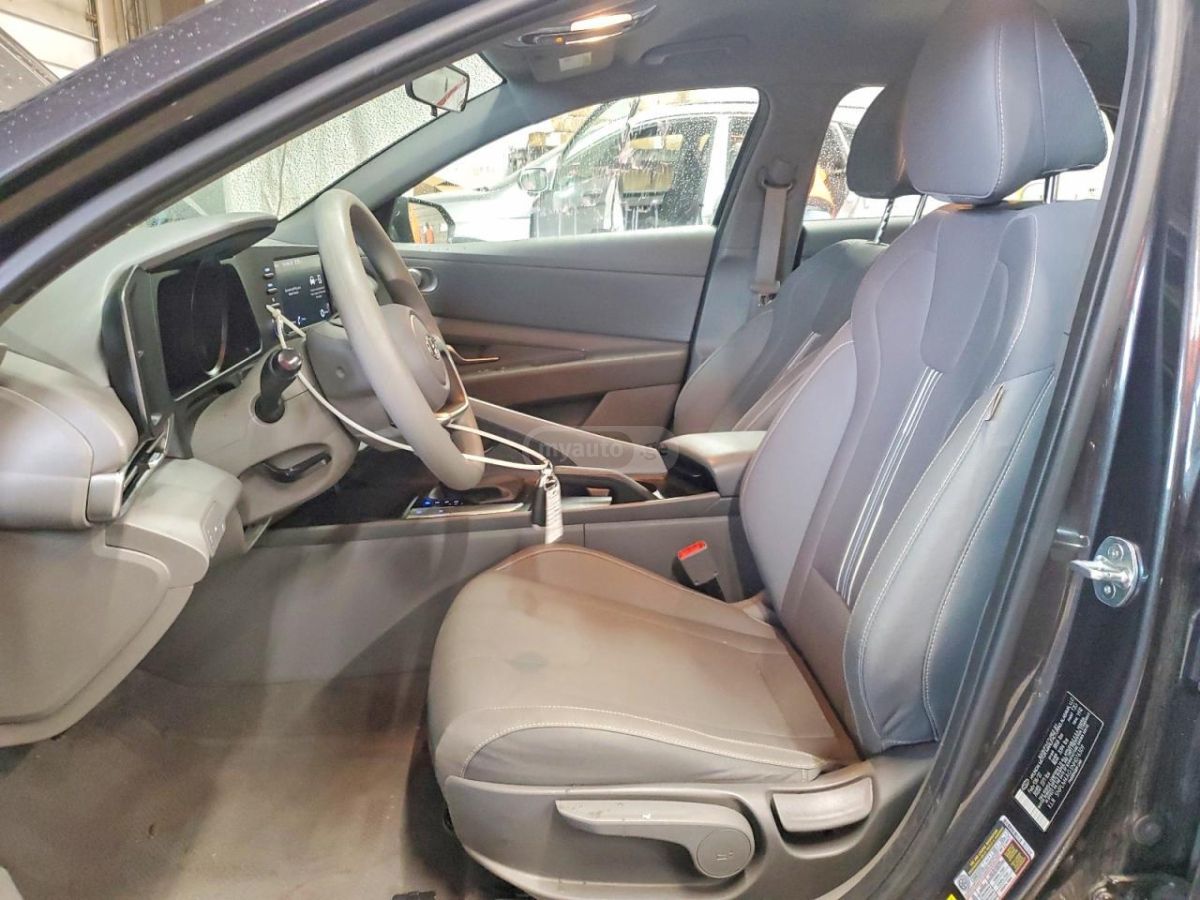 Hyundai Elantra - фото 7