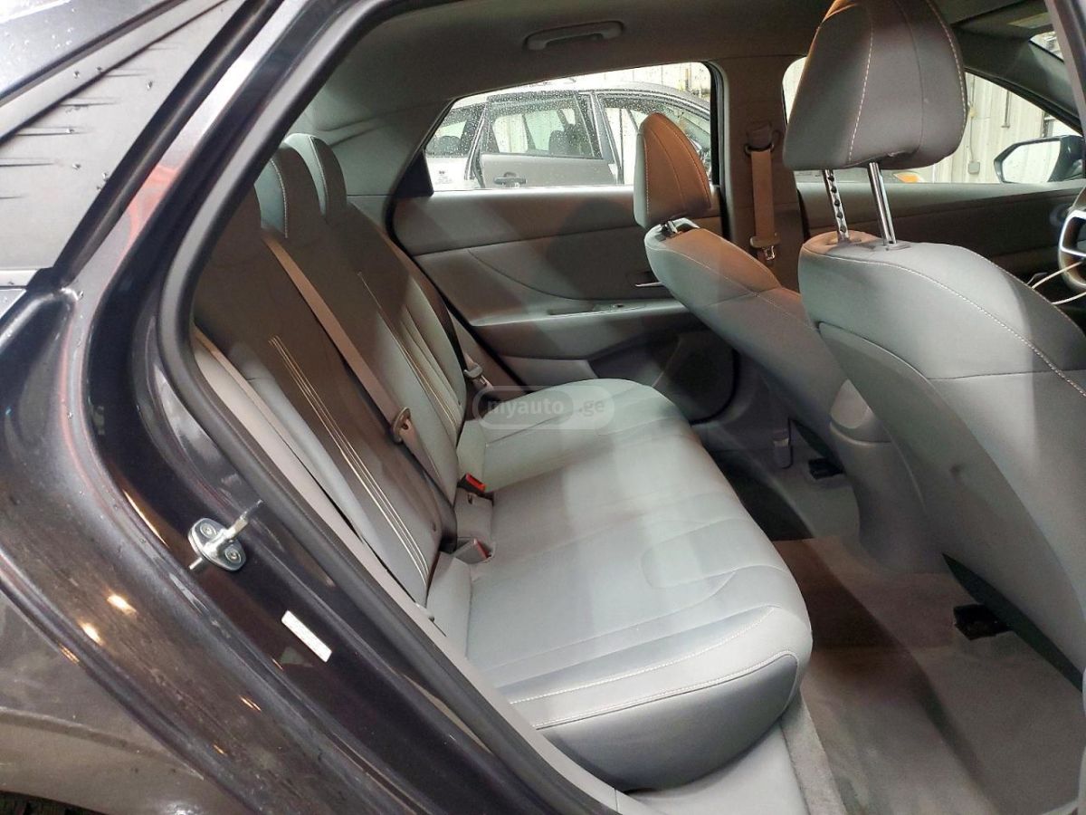 Hyundai Elantra - фото 9