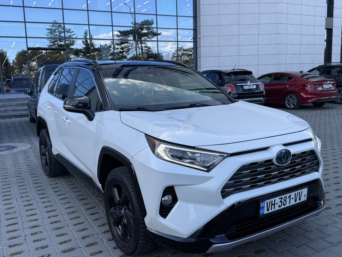 Toyota RAV 4 - фото 1