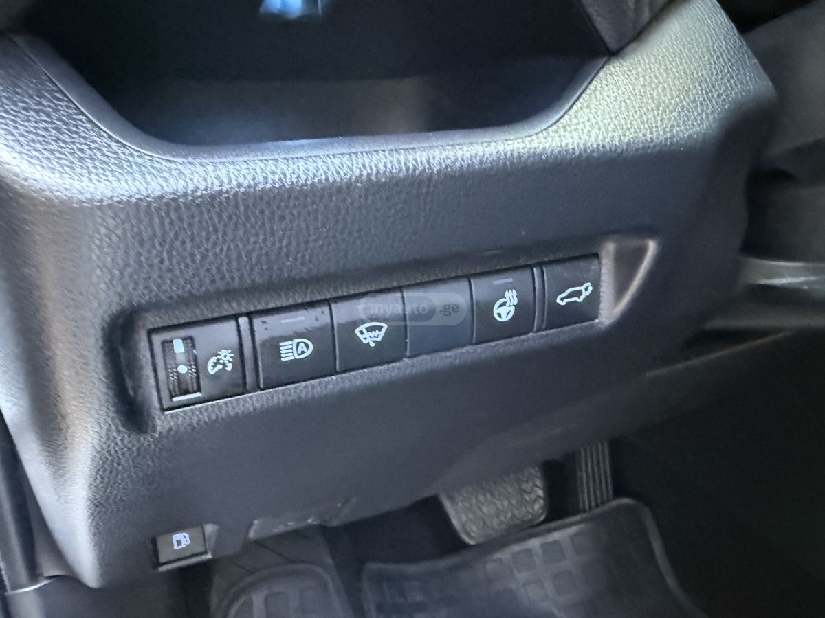 Toyota RAV 4 - фото 10