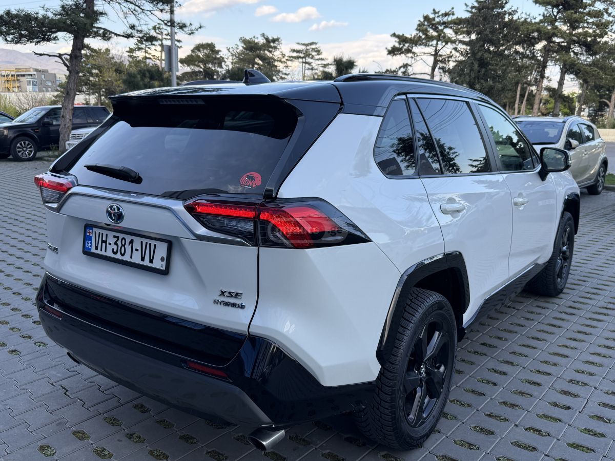 Toyota RAV 4 - фото 3