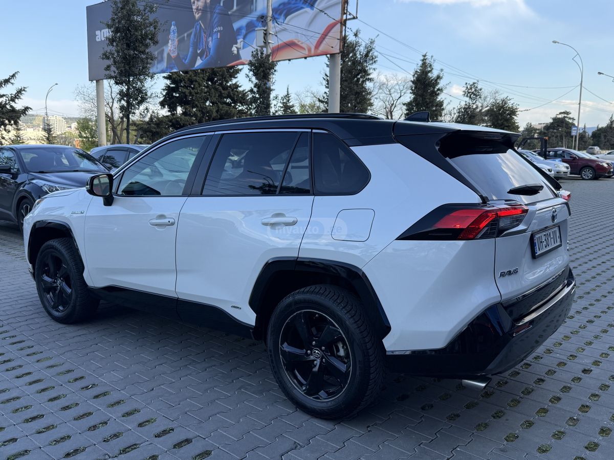 Toyota RAV 4 - фото 4